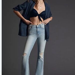 New MOTHER The Weekender Fray Jeans Denim in Action Shot Light Wash